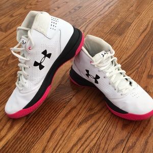 Under Armoir woman high tops